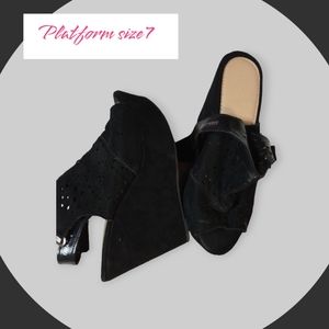 Platform shoes size 8 not 7